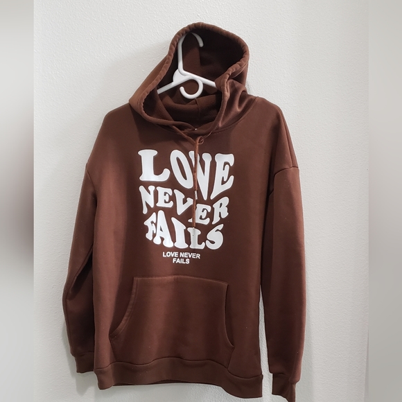 Ligjtweight brown hoodie " love never fails" juniors size small - Picture 1 of 3